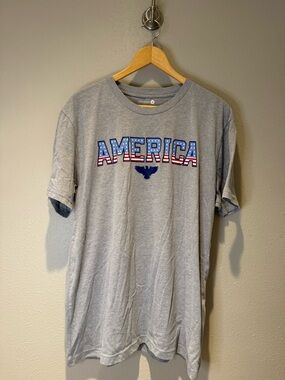 Celebrate It Grey "AMERICA" Patriotic Graphic Tee Size XL